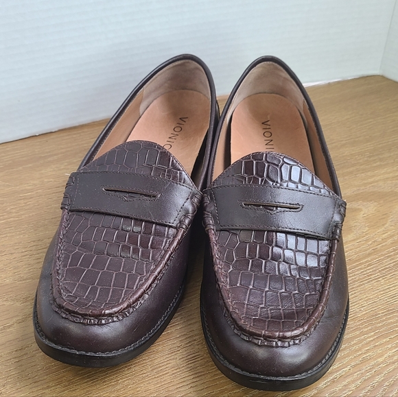 Vionic Men's Classic Slip-on Loafers, Size: 10 Color: Brown - Picture 5 of 15